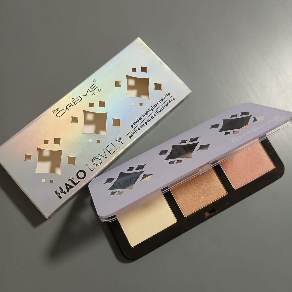 🎀 3 For $15 Or 5 For $25 The Crème Shop Halo Lovely Highlighter Palette